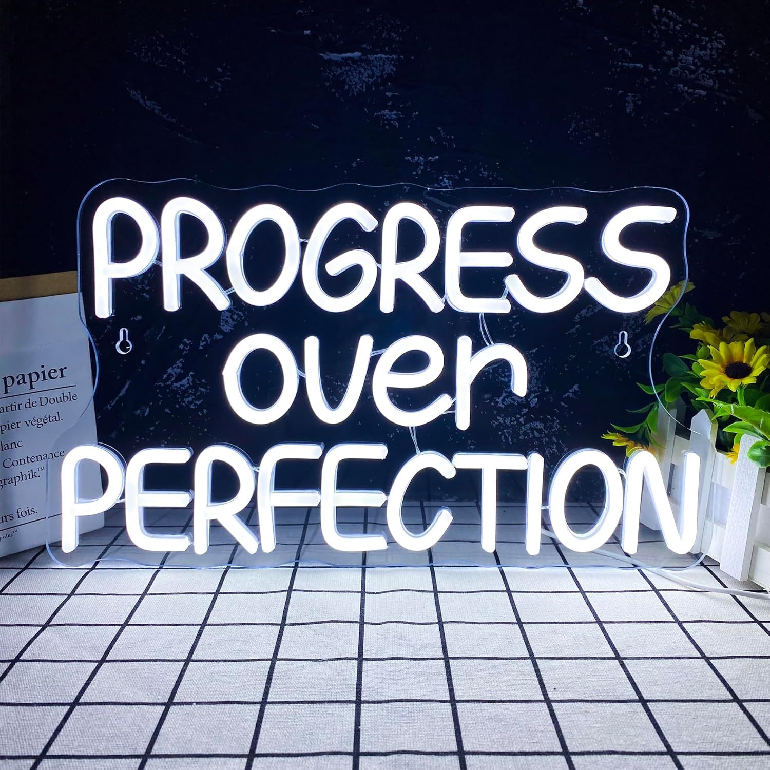 Home Gym Neon Sign - Neon LED „Postęp zamiast perfekcji” –